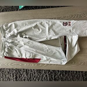 Under Armour Men’s USC Gamecocks track pants. Size Medium.